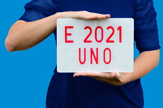 MATRÍCULA UNO ALTA VEHÍCULOS ESPECIALES 280X200MM