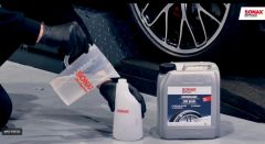 SONAX BRILLO DURADERO Y CUIDADO PARA NEUMÁTICOS 1L