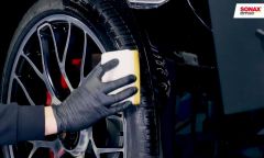SONAX BRILLO DURADERO Y CUIDADO PARA NEUMÁTICOS 1L